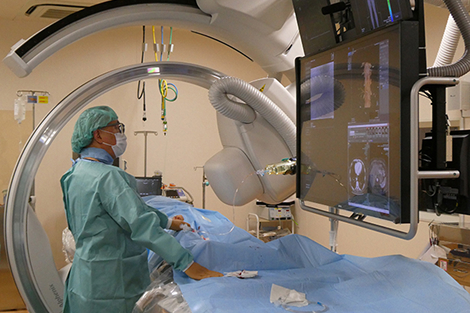 最新型の血管造影装置の写真